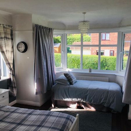 Sunnyside - Large Seaside Home With Views And Hot Tub Prestatyn Dış mekan fotoğraf
