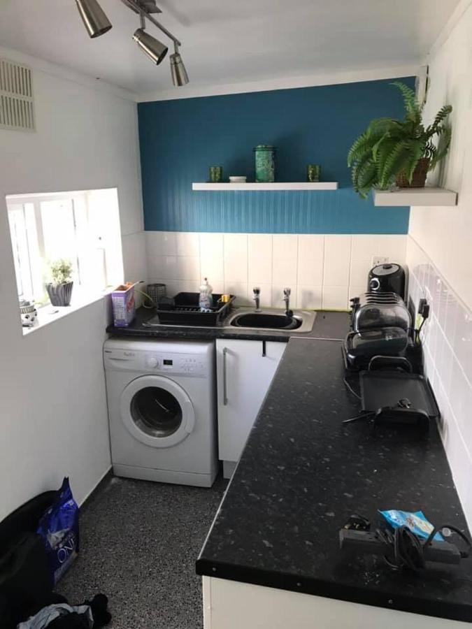 Sunnyside - Large Seaside Home With Views And Hot Tub Prestatyn Dış mekan fotoğraf