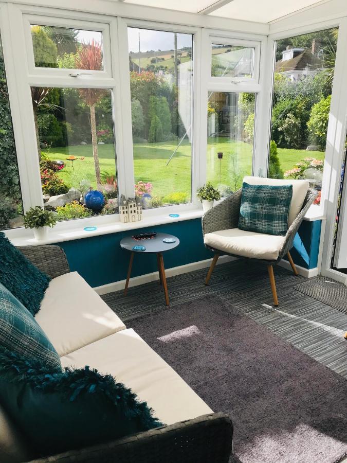Sunnyside - Large Seaside Home With Views And Hot Tub Prestatyn Dış mekan fotoğraf