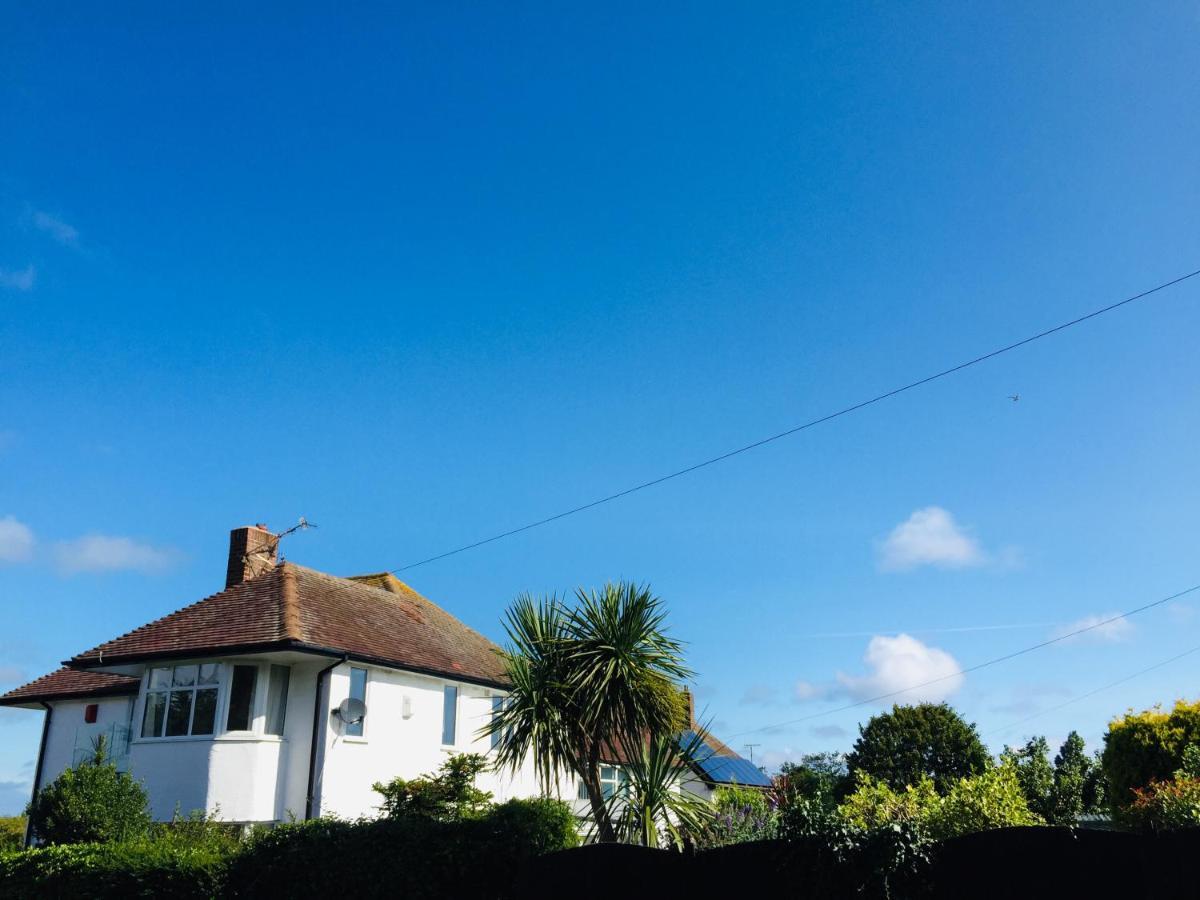 Sunnyside - Large Seaside Home With Views And Hot Tub Prestatyn Dış mekan fotoğraf