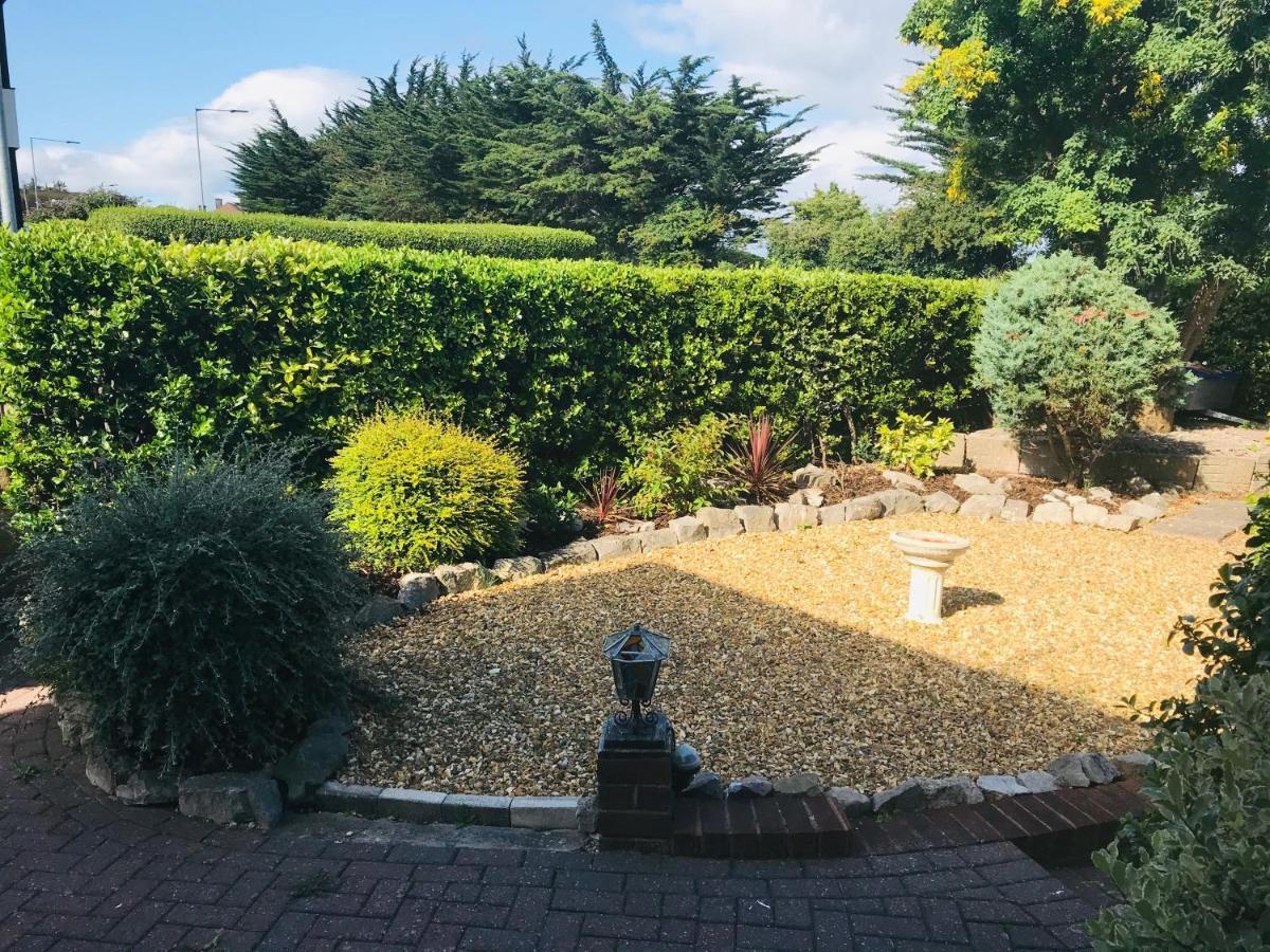 Sunnyside - Large Seaside Home With Views And Hot Tub Prestatyn Dış mekan fotoğraf