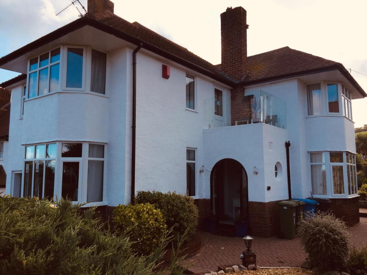 Sunnyside - Large Seaside Home With Views And Hot Tub Prestatyn Dış mekan fotoğraf