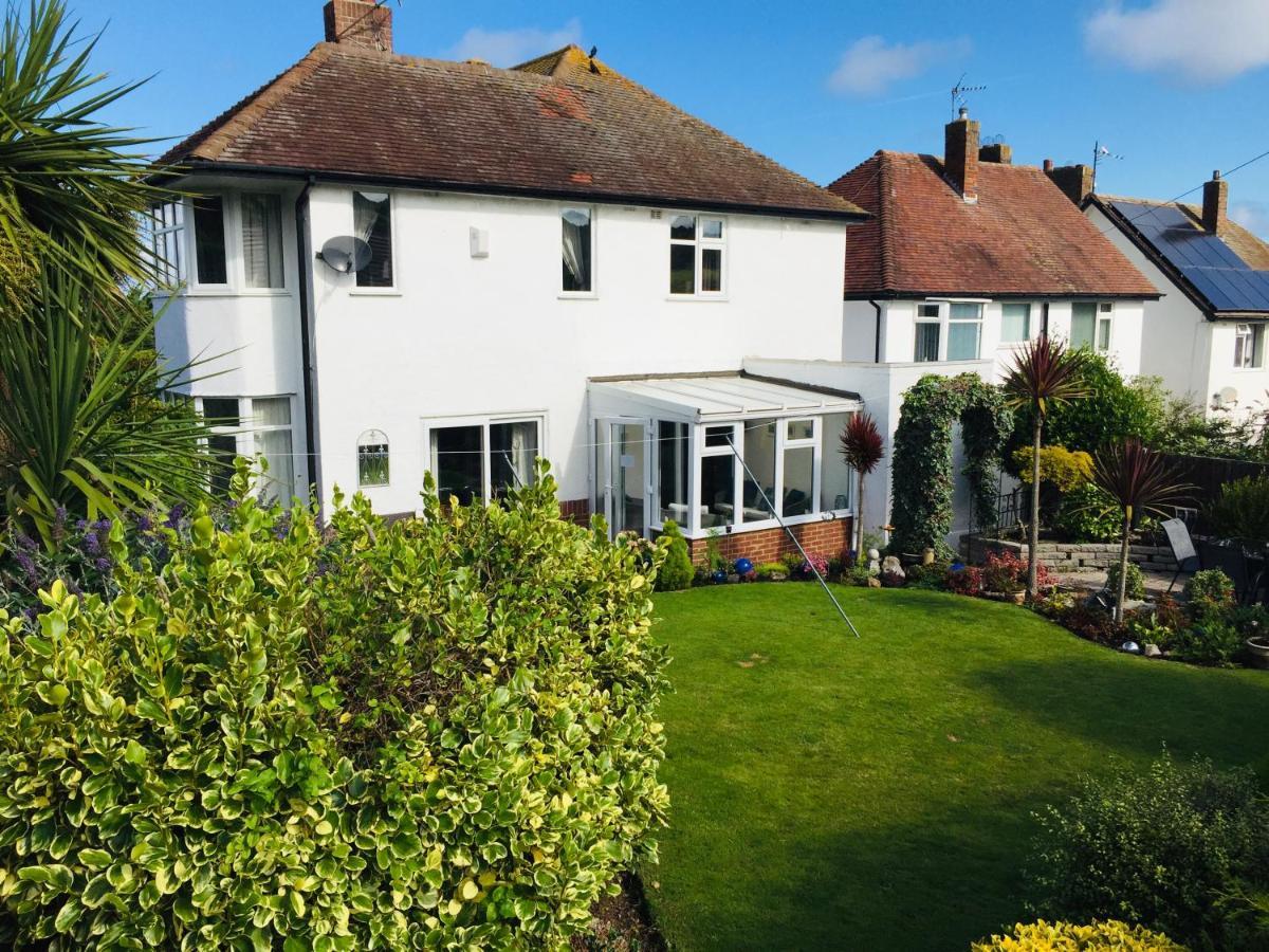 Sunnyside - Large Seaside Home With Views And Hot Tub Prestatyn Dış mekan fotoğraf